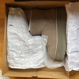 UGG classic mini platform 💨